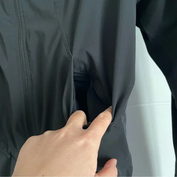 Lululemon Pack it Up Jacket - Picture 4 of 12
